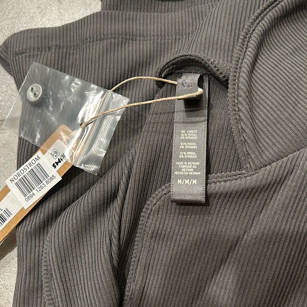 SKIMS Soft Lounge Sleep Set Shorts- Gunmetal - Picture 2 of 3